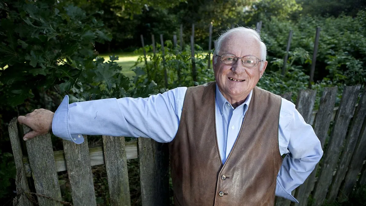 Sen. Jacque Honors Wisconsin Author Jerry Apps