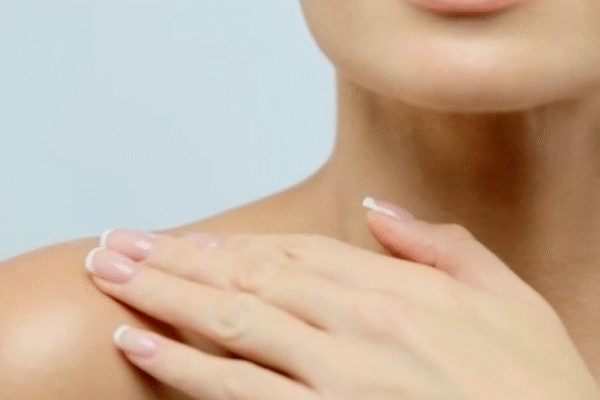 Fashion expert talks skincare challenges for summer