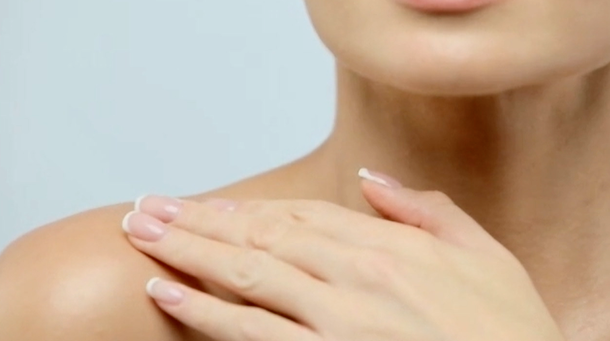 Fashion expert talks skincare challenges for summer