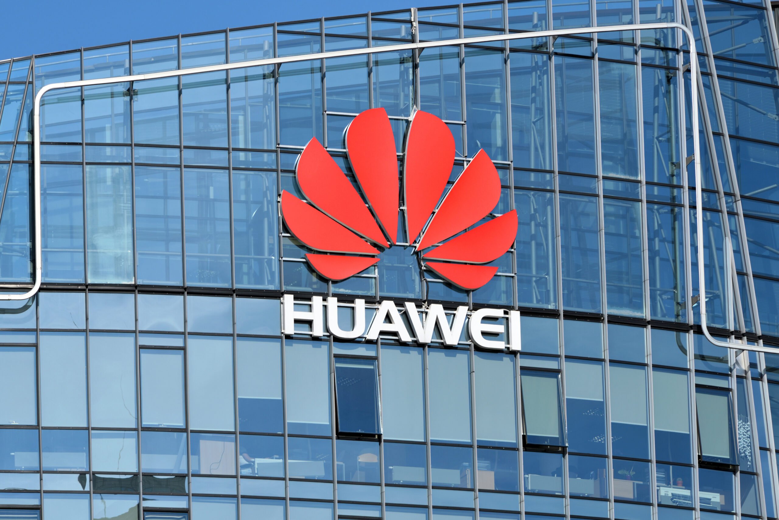 China Threatens Retaliation After Taiwan Blacklists Huawei, SMIC