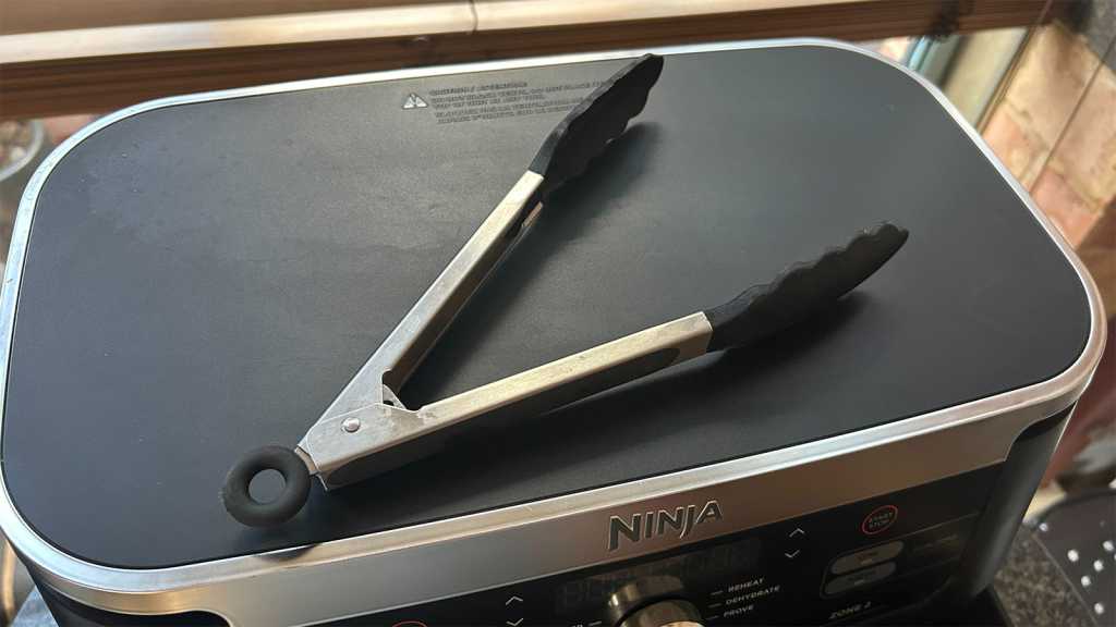 Air fryer tongs