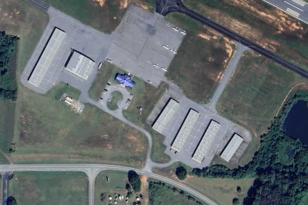 Skydiver dies after her parachute hit another jumper’s gear while approaching airport in Georgia Skydiver dies after her parachute hit another jumper's gear while approaching airport in Georgia