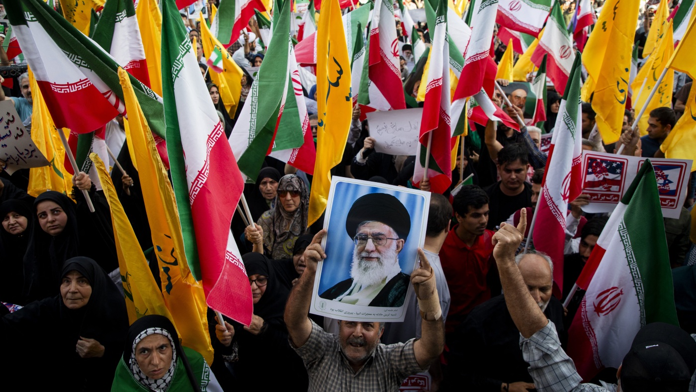 Forget 'total obliteration’ — experts say Iran and U.S. need to negotiate : NPR