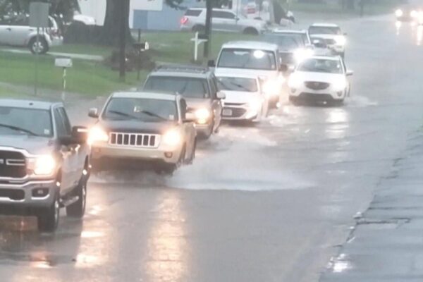 Heavy rain slams Louisiana’s Gulf Coast Heavy rain slams Louisiana's Gulf Coast