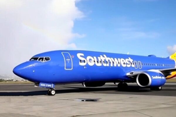 Passengers react after Southwest flight makes aggressive maneuver to avoid collision