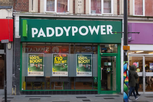 800,000 Paddy Power and Betfair users warned of email scam threat Yahoo news home