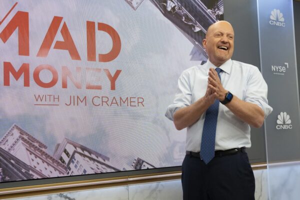 Jim Cramer says firing Fed Chair Powell can only hurt Trump Jim Cramer says firing Fed Chair Powell can only hurt Trump