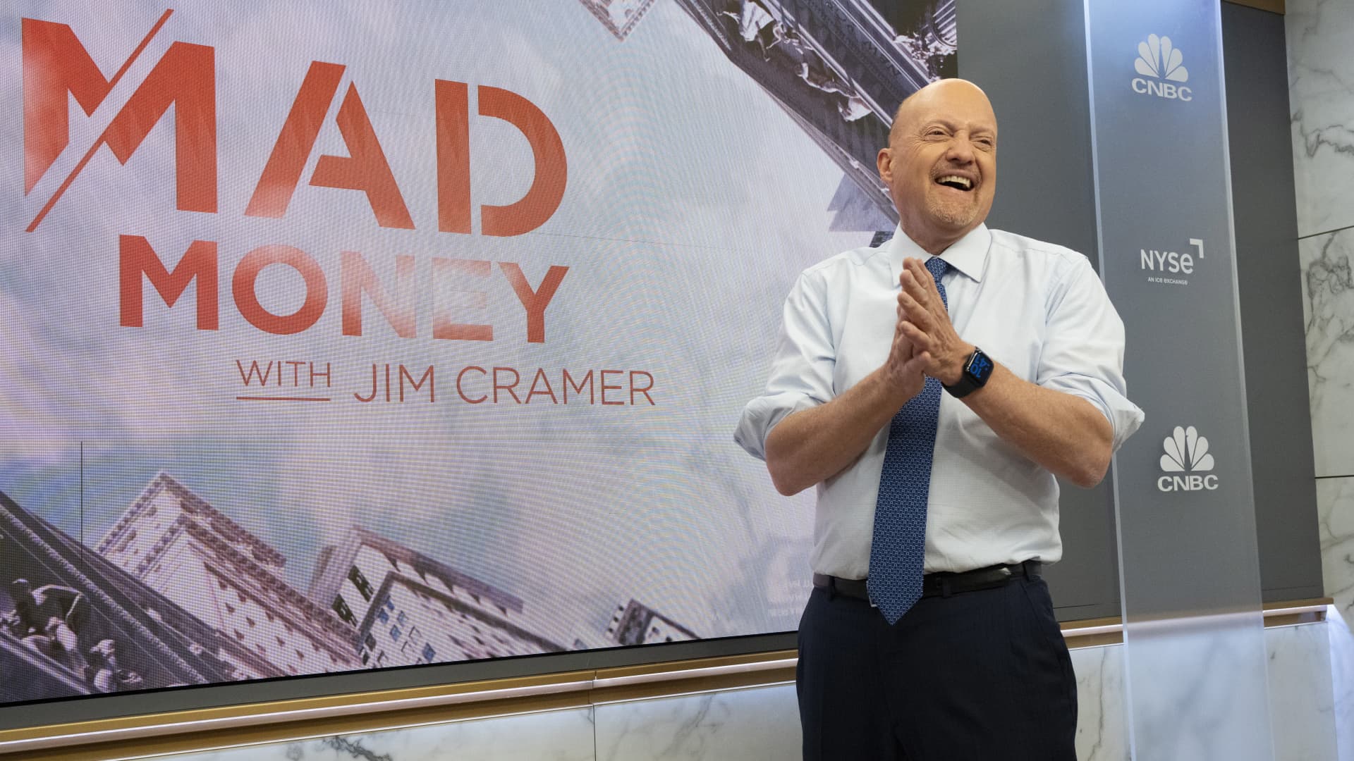Jim Cramer says firing Fed Chair Powell can only hurt Trump
