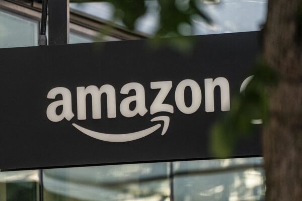 Jim Cramer is bullish on Amazon’s satellite initiative, and Apple rebounds on AI report Jim Cramer is bullish on Amazon's satellite initiative, and Apple rebounds on AI report