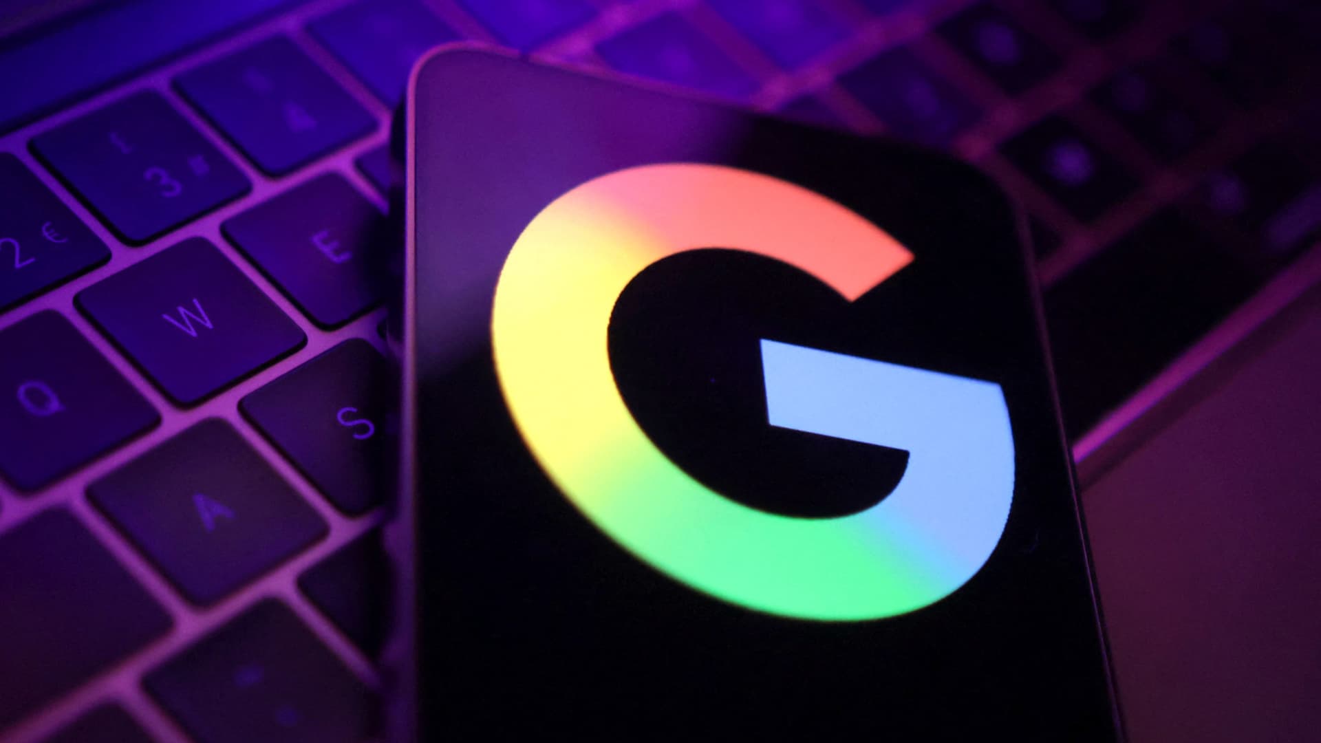 What major analysts think about Google parent Alphabet ahead of earnings