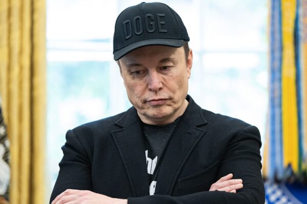 Tesla's stock plunges 8% after another weak quarter for auto sales