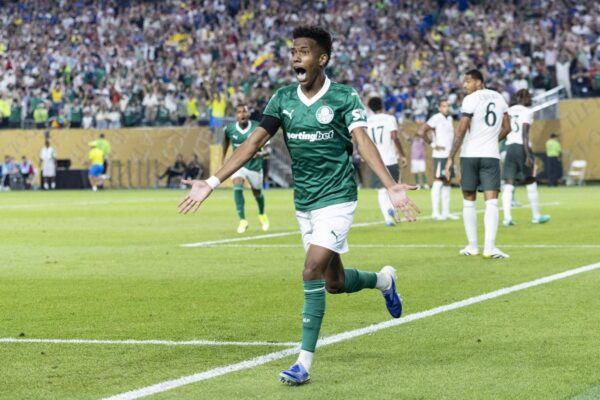 Estêvão Shows His Quality Against New Premier League Teammates