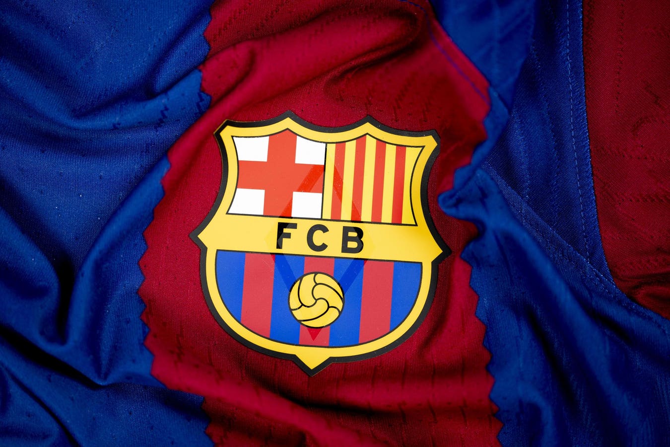 Premier League Star Agrees To Join FC Barcelona