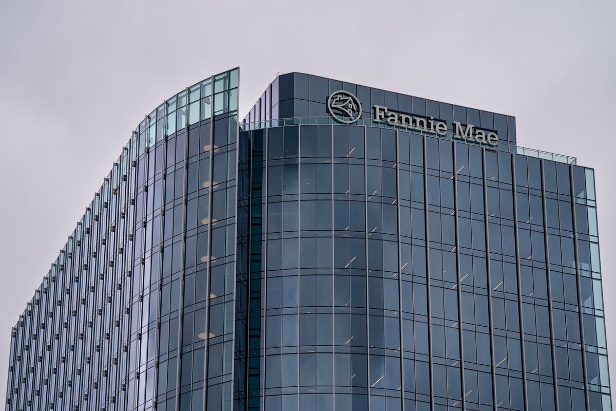 Fair Isaac Drops as Pulte Lets Fannie, Freddie Use VantageScore