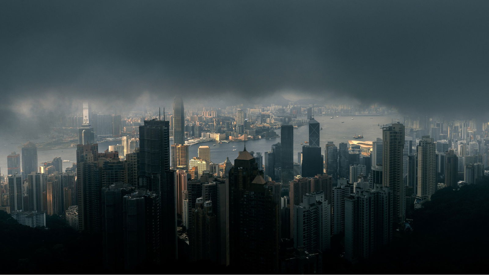 Adverse weather is now affecting Hong Kong, all schools to be suspended on 11 July 2025