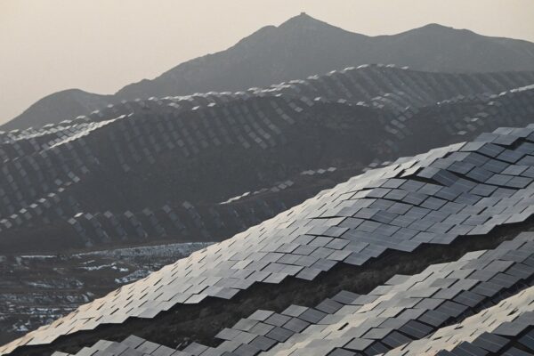 Photos: The Scale of China’s Solar Power Projects
