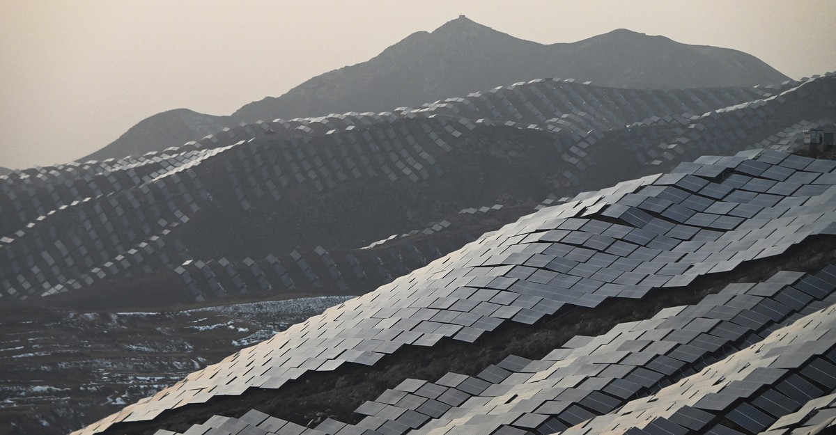 Photos: The Scale of China’s Solar Power Projects