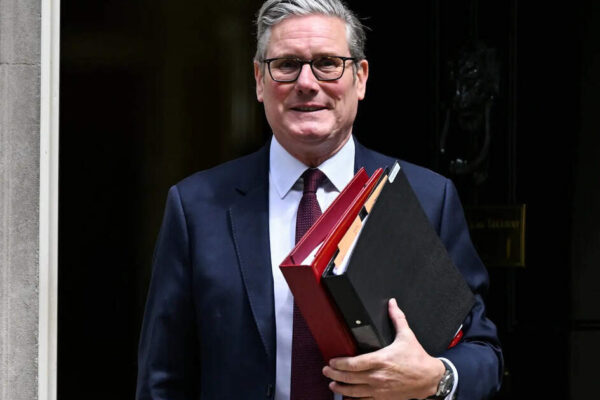 UK economy shrinks 0.1% in May UK economy shrinks 0.1% in May