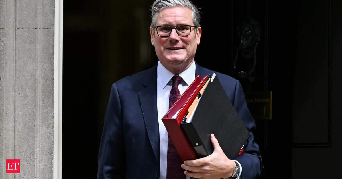 UK economy shrinks 0.1% in May