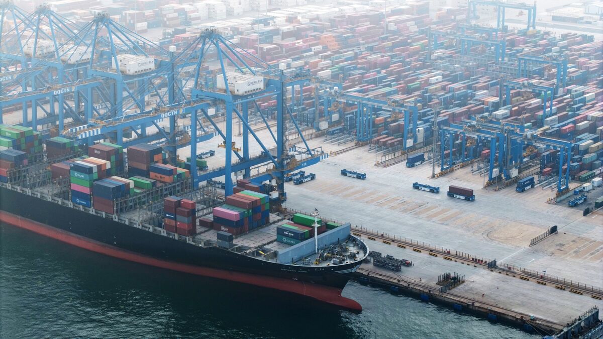 China Shrugs Off Tariffs to Extend Its Manufacturing Dominance