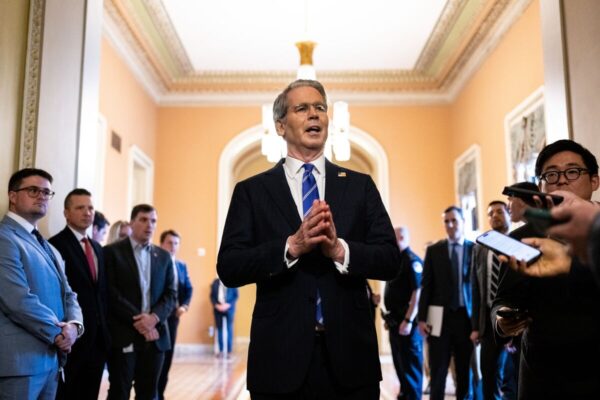 Bessent Tells Markets Not to Worry About China Tariff Deadline