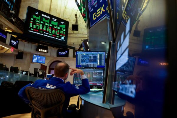 US Stocks Falter as Tech Drops Ahead of Tesla, Alphabet Earnings