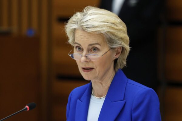 EU’s Von der Leyen to Meet Trump in Bid to Clinch Trade Deal