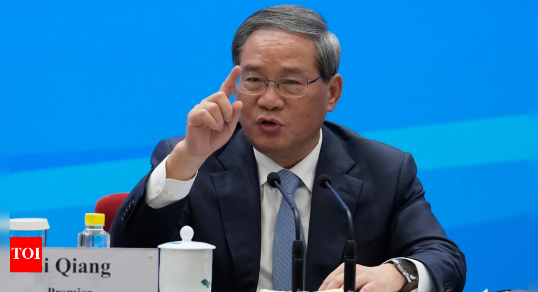 China PM warns against a global AI 'monopoly'