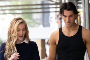 All the 'American Love Story' Costumes and References to JFK Jr. & Carolyn Bessette
