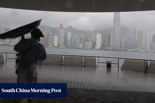 Typhoon Wipha: how did 4 Hong Kong Airlines planes manage to land amid T10? Typhoon Wipha: how did 4 Hong Kong Airlines planes manage to land amid T10?