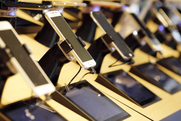 Study finds smartphone bans in Dutch schools improved focus
