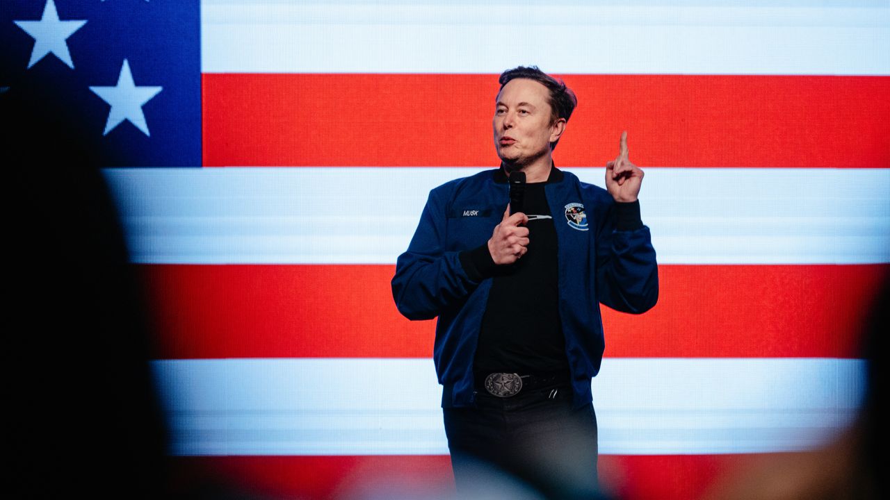 Elon Musk, Encouraged By Mark Cuban and Anthony Scaramucci, Says He’s Starting A New Political Party