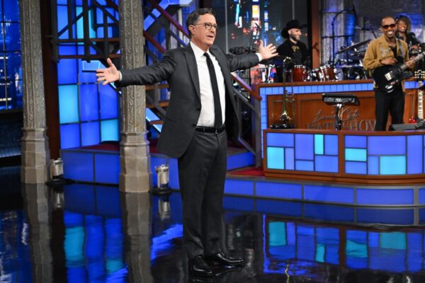 Stephen Colbert Tells Donald Trump To “Go F*ck Yourself” Stephen Colbert Tells Donald Trump To “Go F*ck Yourself”