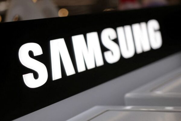 Samsung Elec signs chip supply deal with Tesla, sources say