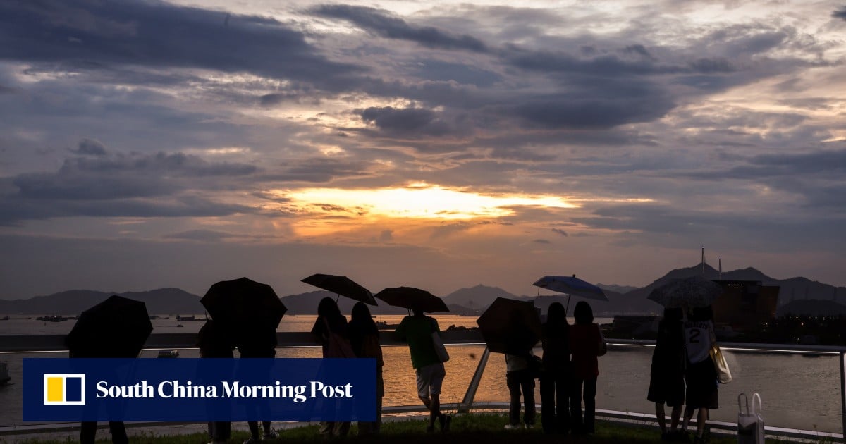 Developing | Hong Kong to issue T8 signal at 12.20am on Sunday, higher typhoon alert possible