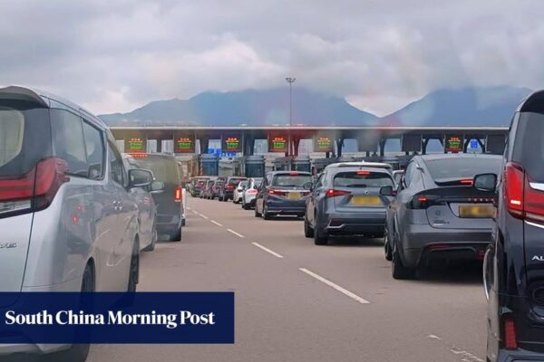 Hong Kong should keep southbound travel plan’s 100-car quota flexible: CY Leung Hong Kong should keep southbound travel plan’s 100-car quota flexible: CY Leung