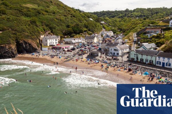 ‘Dizzying coastal paths, quiet beaches and dolphins’: readers’ highlights of the UK coastline | United Kingdom holidays ‘Dizzying coastal paths, quiet beaches and dolphins’: readers’ highlights of the UK coastline | United Kingdom holidays