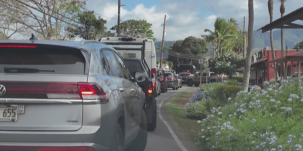 Traffic heavy across the state with Hawaii under tsunami warning