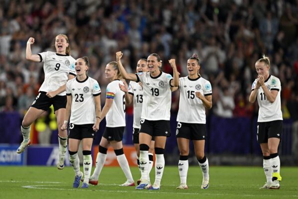 German women's football team reaches Euro semi-finals