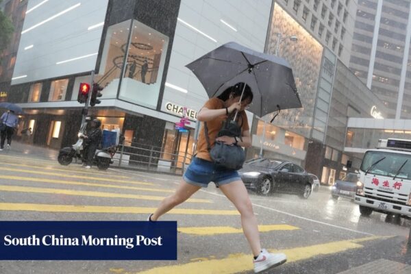 Could Hongkongers have avoided wet commute with earlier black rainstorm signal?