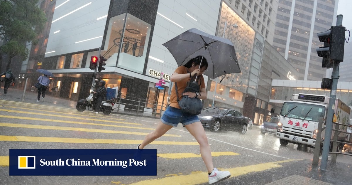Could Hongkongers have avoided wet commute with earlier black rainstorm signal?