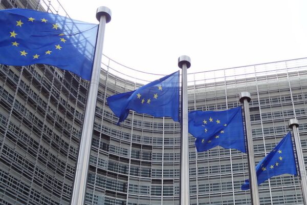 EU won't fine Apple daily, App Store changes