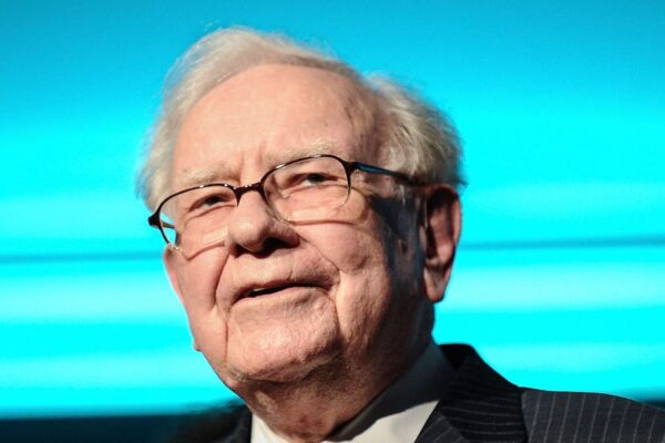 Warren Buffett Gurus Split on Whether His Exit Is Hitting Berkshire Stock Warren Buffett Gurus Split on Whether His Exit Is Hitting Berkshire Stock
