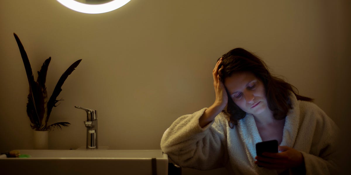 My Daughter Went on a Cell-Phone-Free Trip, and It Made Me Anxious