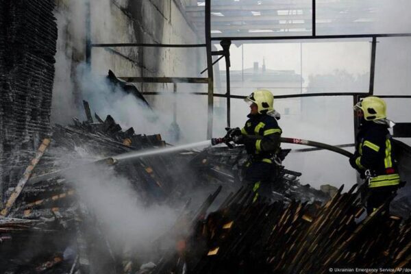 Russia fires nearly 750 drones and missiles – DW – 07/09/2025