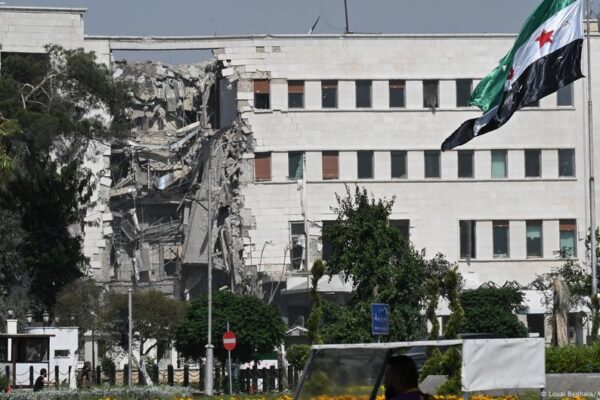 US, EU express concern following Israeli strikes on Damascus – DW – 07/16/2025