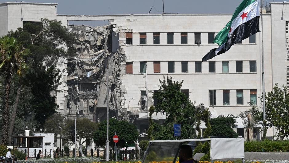 US, EU express concern following Israeli strikes on Damascus – DW – 07/16/2025