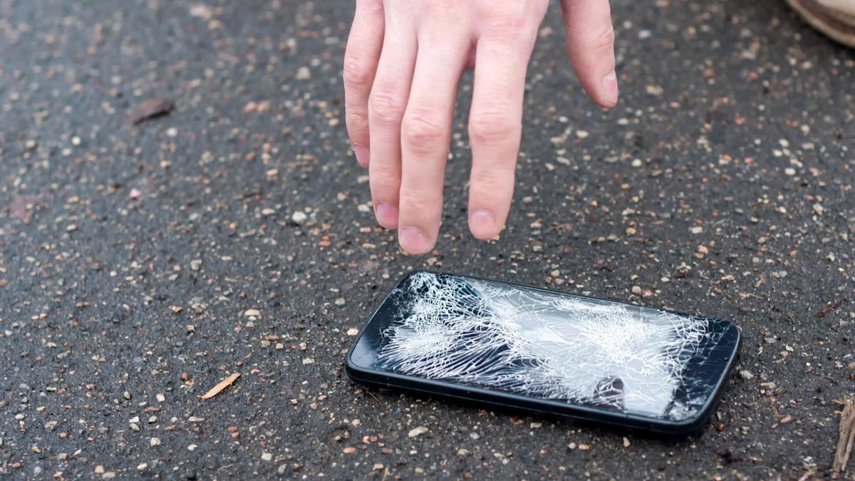 Researchers announce quest to extract extremely valuable materials from trashed smart phones: 'Highly promising'