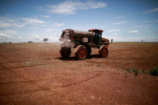 Analysis-US sanctions could cause chaos on Latam farms run on Russian fertilizers