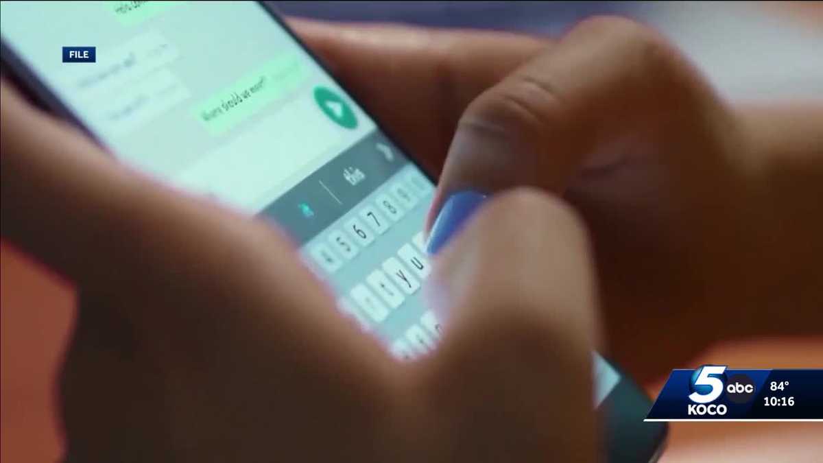 Oklahoma schools enforce 'bell to bell, no cell' policy